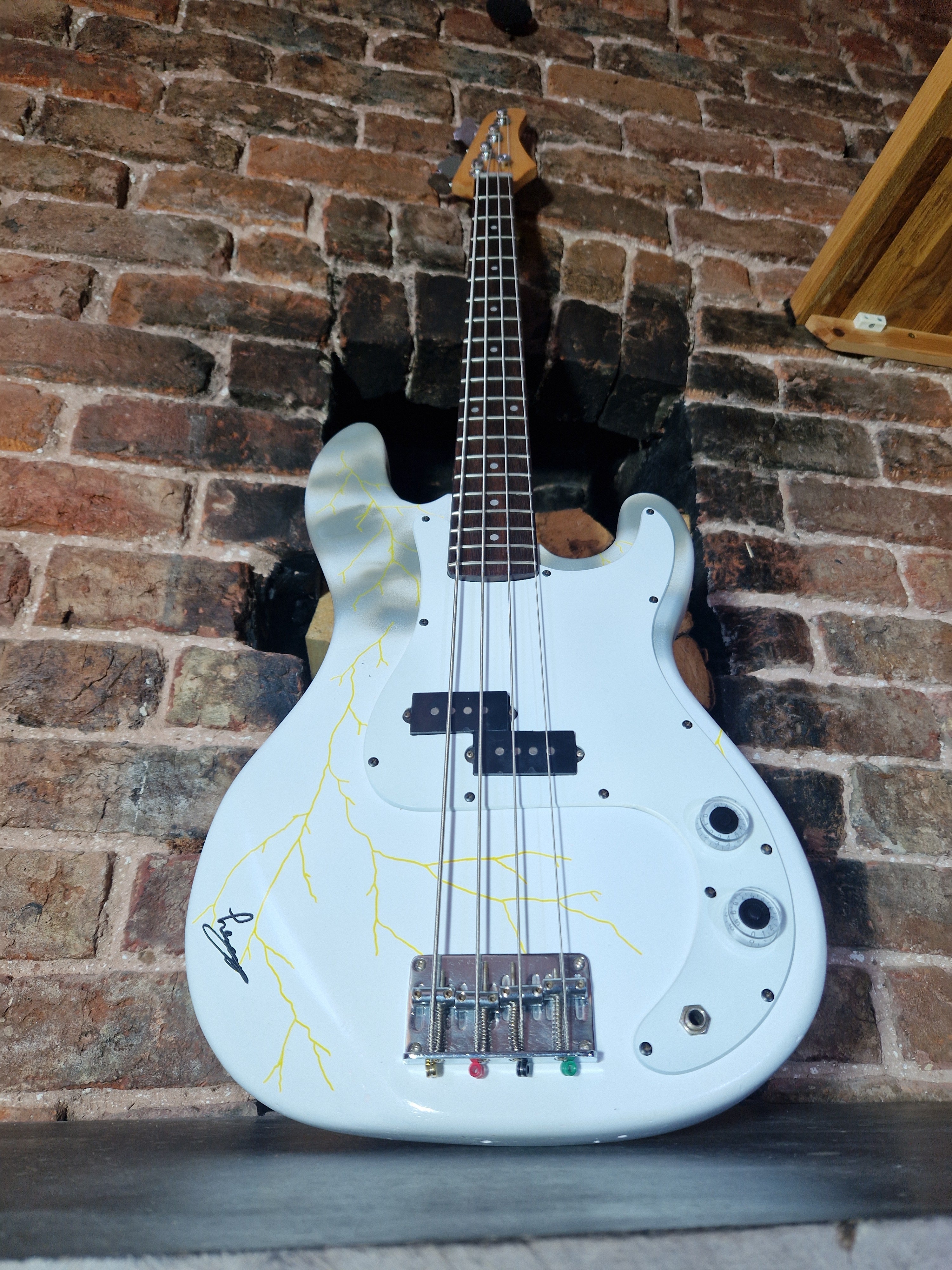 1987, Hohner Bass. For J.H.